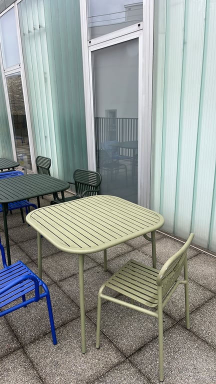 Table rectangulaire 84x84 Petite Friture Week-End Vert - ambiance