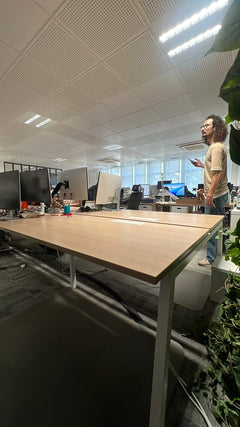 Bureau multiposte 4 postes en bois mélaminé et métal
