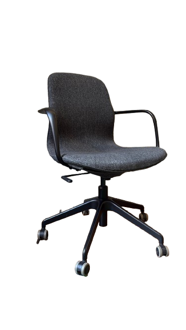 Chaise de réunion ergonomique avec roulettes et accoudoirs