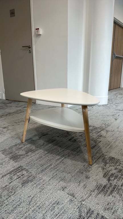 Maison du Monde - Table basse ovale en bois mélaminé - 3-4