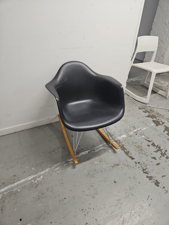 Fauteuil Vitra avec accoudoirs