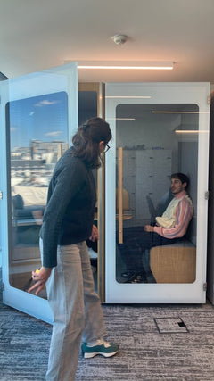 Cabine acoustique Duo de PhoneBooth - face