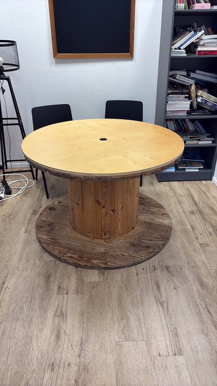 Table de cafétéria ronde en bois 120cm - 3-4
