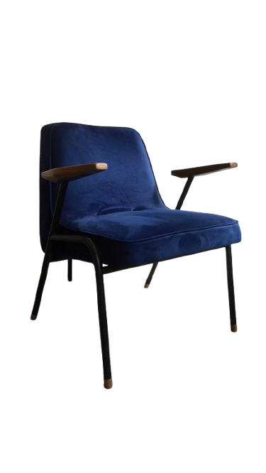 Fauteuil bleu foncé en velours avec accoudoirs