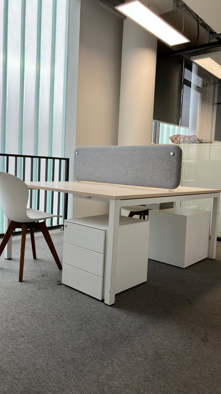 Bench 2 places - plateau bois pieds blanc - ambiance