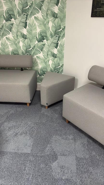 Pouf en tissu gris clair - 3-4
