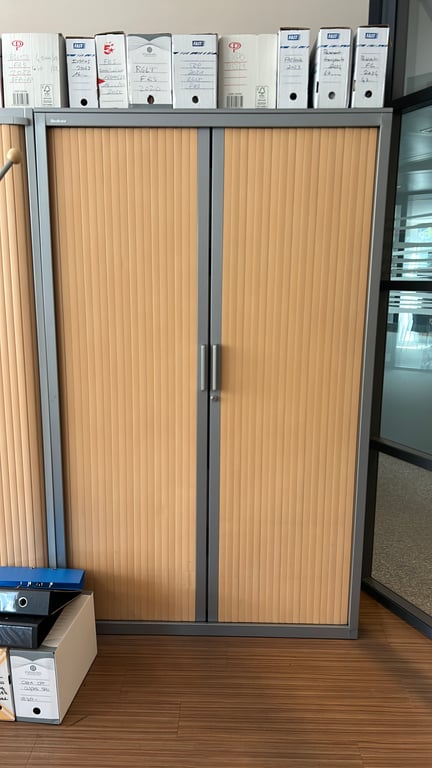 Armoire Haute avec Portes Coulissantes Clé - face
