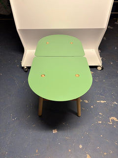 Table basse rectangulaire en métal