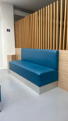 Banc en cuir bleu et métal