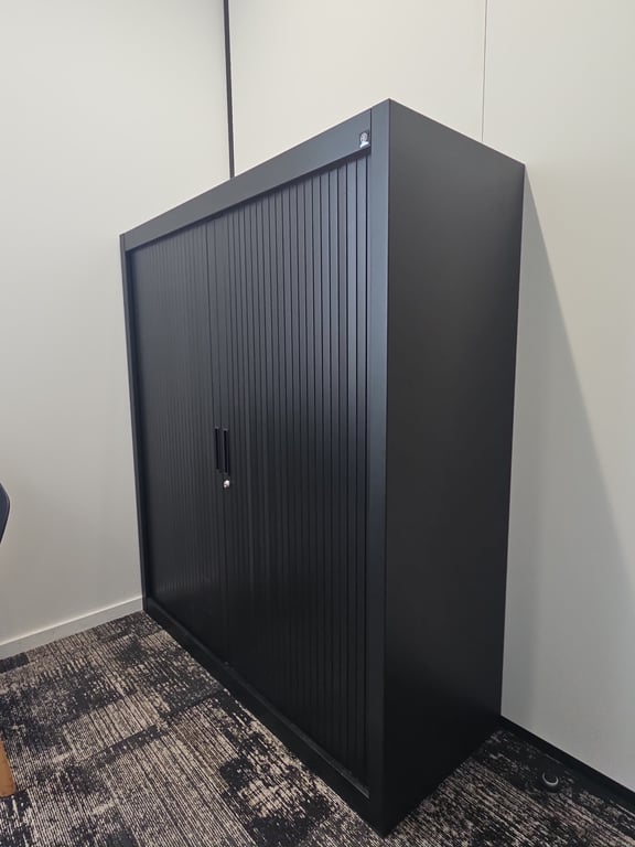 Armoire basse à rideaux 120 cm noir - 3-4