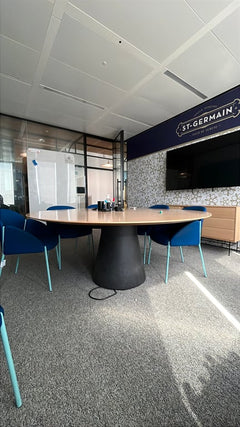 Table ronde de réunion 180x180 avec prises - 3-4