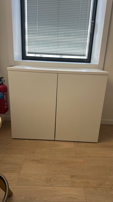 Armoire basse blanche - face