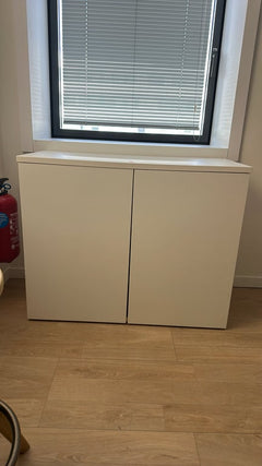 Armoire basse blanche - face