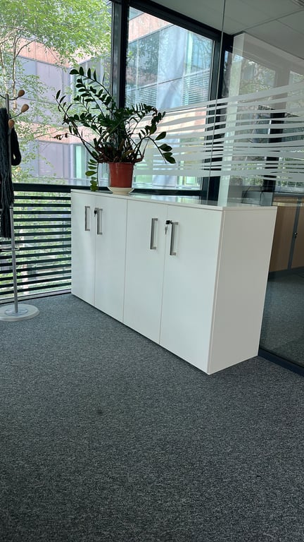 Armoire basse 3 étagères - 3-4