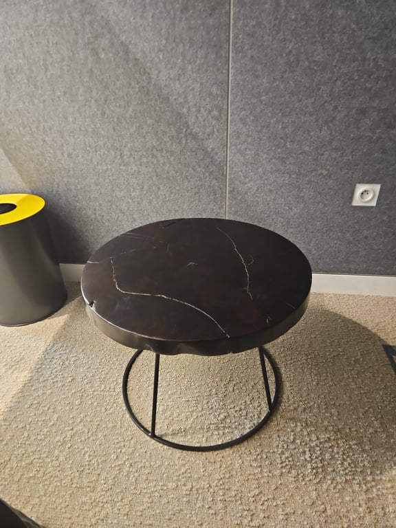 Table basse ronde Kraton par Dutch Bone - face