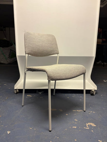 Chaise de réunion assise empilable