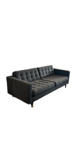 Canapé rectangulaire en tissu gris avec accoudoirs