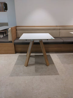 Table rectangulaire 79x79 Chêne clair - face