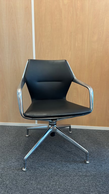 Chaise de réunion en cuir noir - face