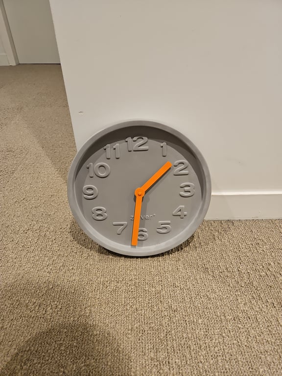 Horloge murale Zuiver Concrete Grise - face