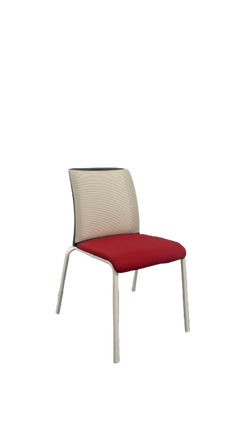 Chaise de réunion en tissu rouge avec dossier en résille