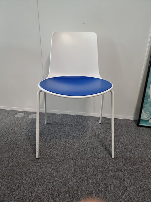 Chaise de réunion Lotus - Dossier Plein, Coque, Bleu et Blanc