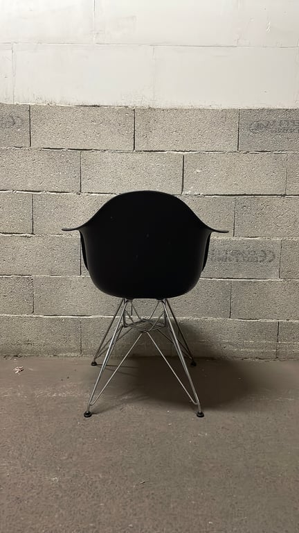 Fauteuil Vitra DAR Noir - ambiance