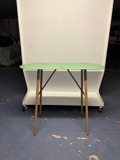 Table basse rectangulaire en métal