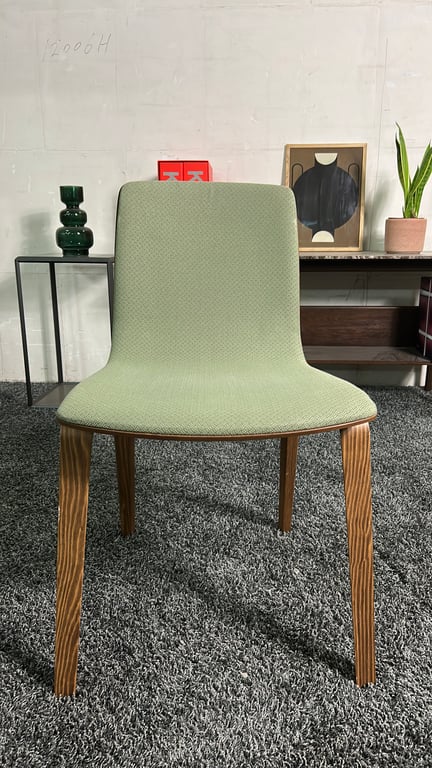 Chaise de cafétéria Arper Aava 02 Verte - face
