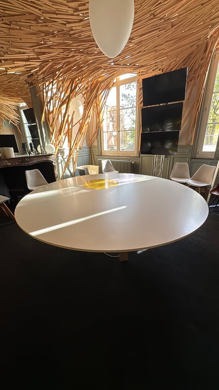 Table de réunion ronde - 3-4