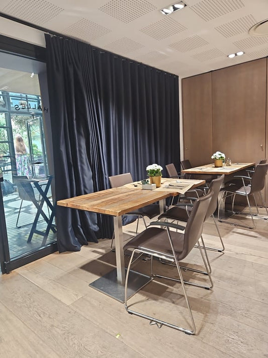 Table de cafétéria 68x68 Chêne foncé Métal - ambiance