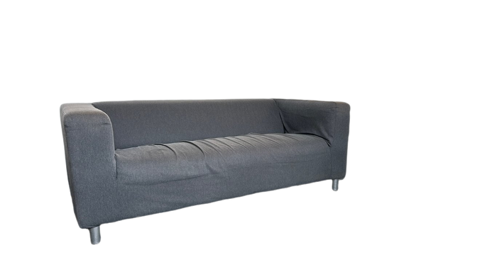 Canapé rectangulaire en tissu gris avec accoudoirs