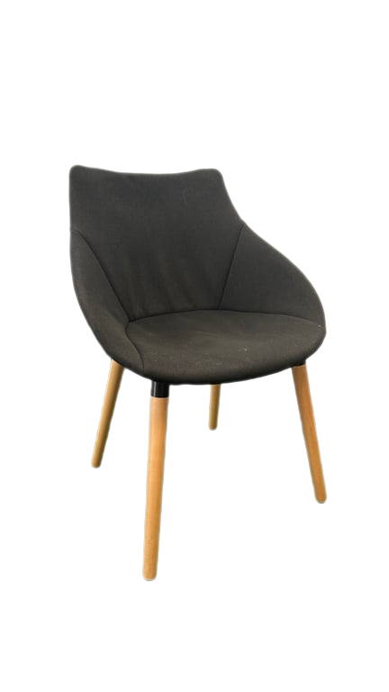 Fauteuil noir en tissu et bois
