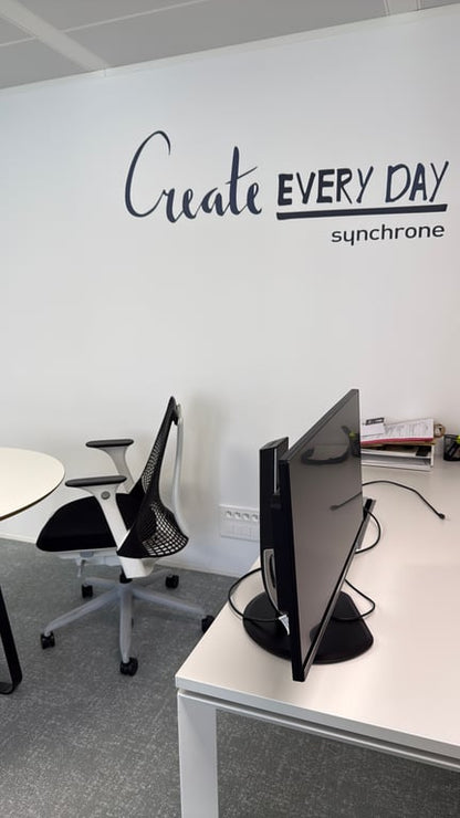 Bureau droit 160 cm avec accès top et goulotte