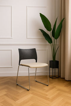 Chaise de réunion empilable avec piètement luge