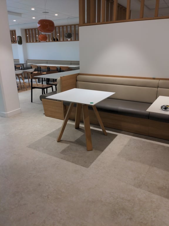 Table rectangulaire 79x79 Chêne clair - ambiance