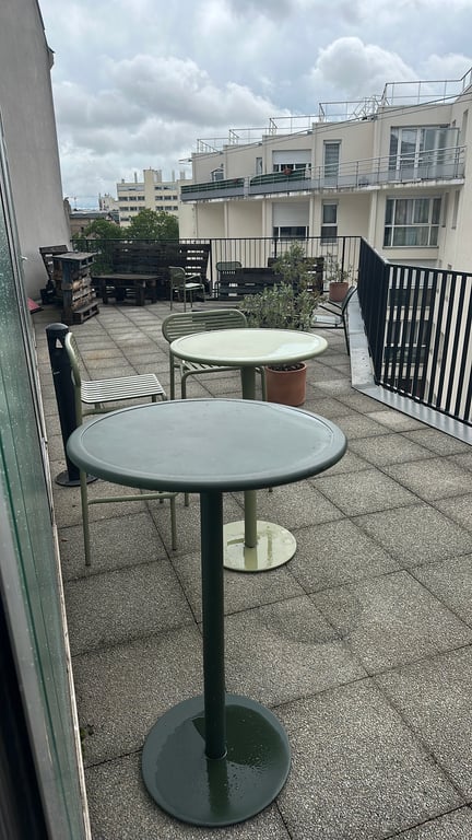 Table haute 105cm ronde 70x70 - ambiance