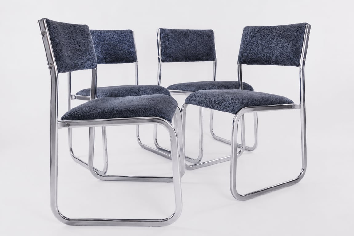 Chaise traineau en métal chromé tissu bleu