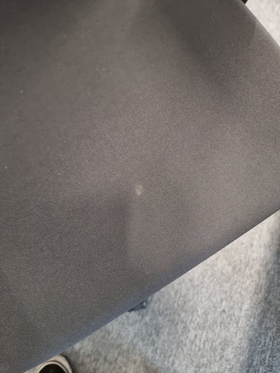 Fauteuil de bureau en résille, piètement étoile