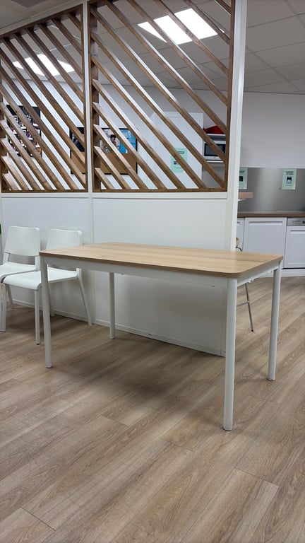 Table de cafétéria 130x70 IKEA MITTZON - 3-4