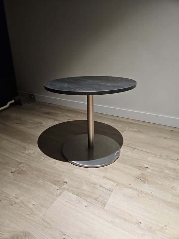 Table ronde 60x60 Noir et métal - 3-4