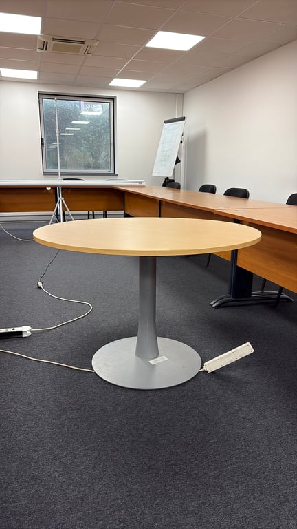 Table de réunion ronde 110x110 - 3-4