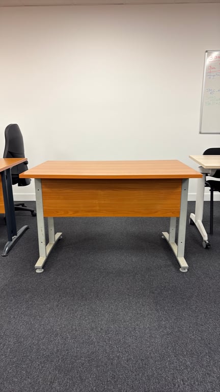 Bureau droit 120x80 - Bois brun rougeâtre et Métal gris clair - 3-4