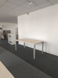 Bureau droit 160x80 Haworth - Épure - 3-4