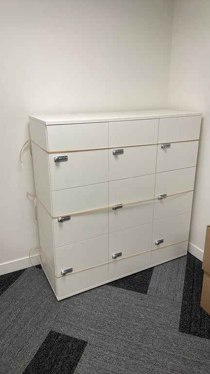 Casier en bois avec fermeture à code