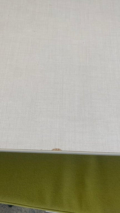 Bureau droit modèle 160 avec accès pratique et structure robuste