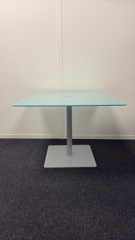 Table basse 60x60 en verre et métal - 3-4