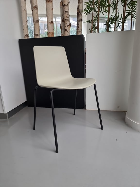 Chaise de cafétéria Enea design