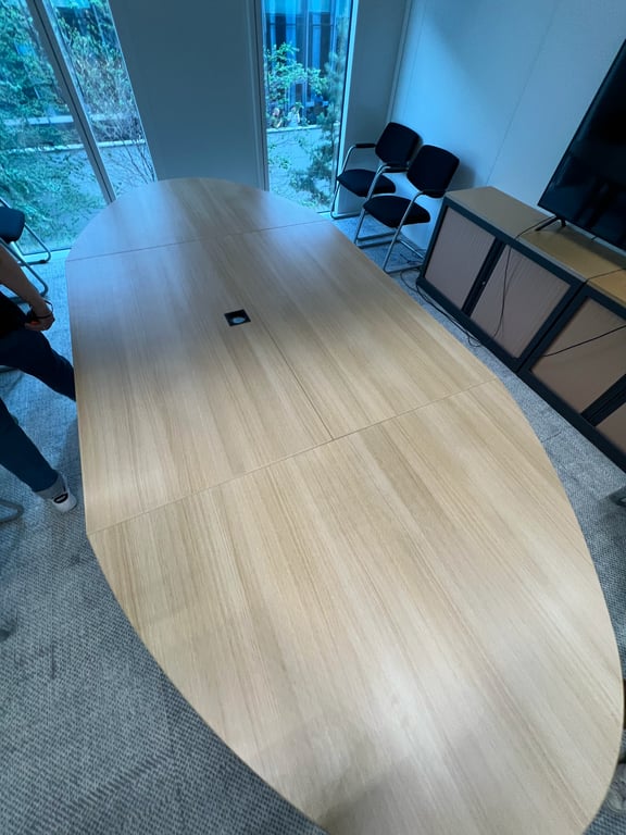 Table de réunion ovale 140x320 cm chêne - face