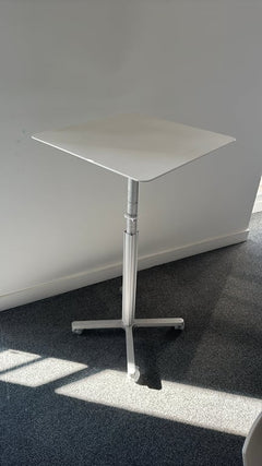 Table haute en métal 54x54 cm roulettes - Réglable en hauteur